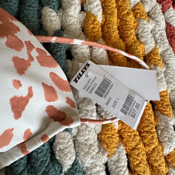 Tilly's Patterned Bikini - Picture 2 of 3